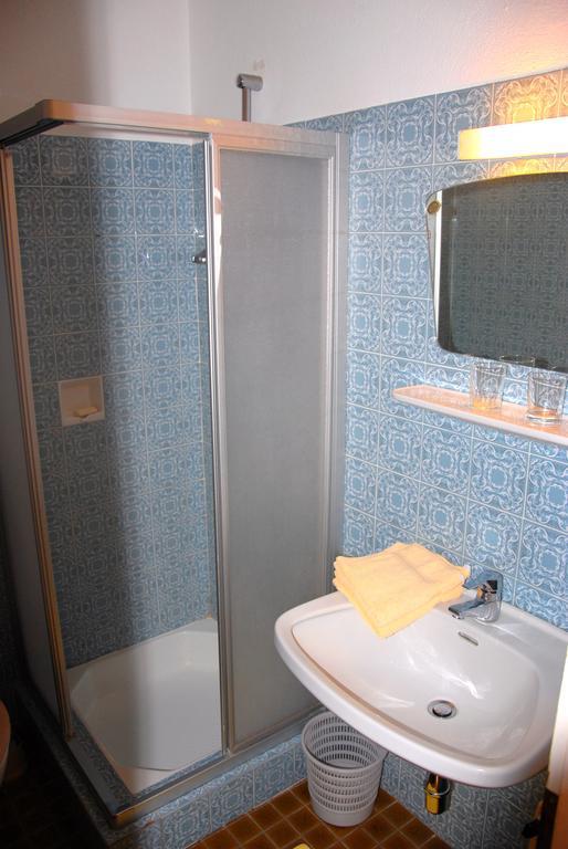 Fruehstueckspension Wiesenhaus Miesenbach  部屋 写真